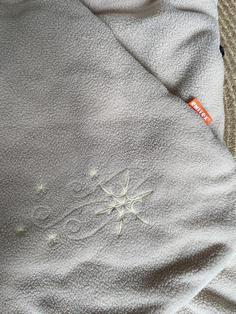 Zimná teplučká zavinovačka aj do autosedačky emite,