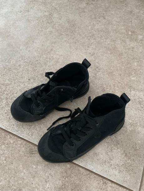 Vyššie tenisky, reserved,30