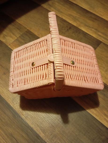 Piknikový košík s čajovou súpravou pre bábiky, 