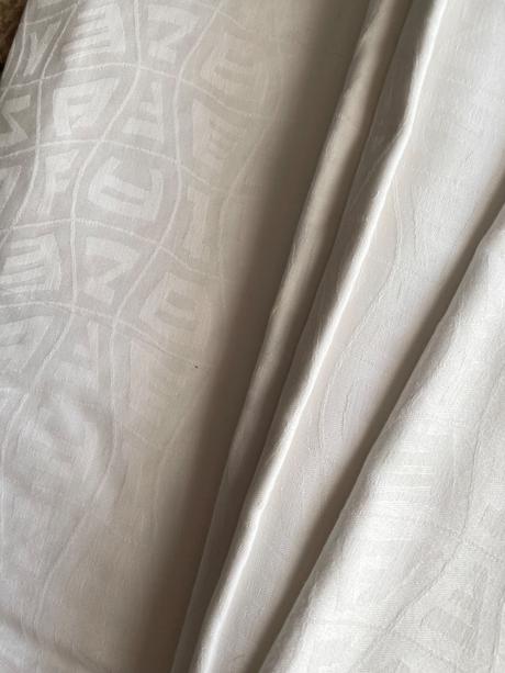 Damaškové posteľné prádlo,