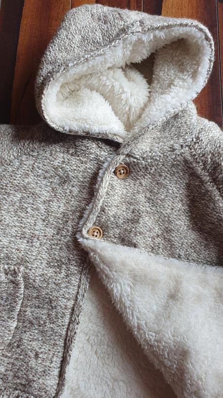 Zara svetrik s drevenymi gombickami, zara,80