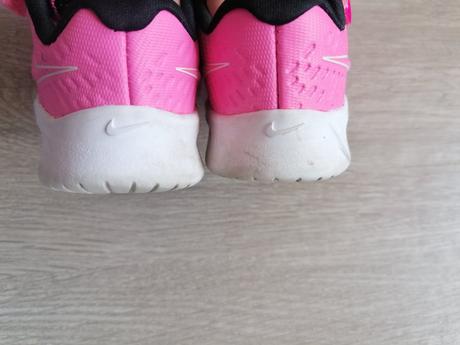 Výrazne sietkovane tenisky, nike,21