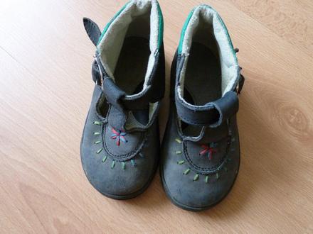 Dievčenské topánky, 21