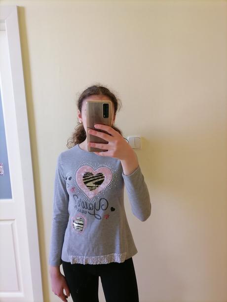 Sivá mikina s flitrami, 152