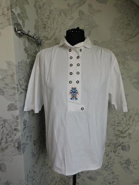 Kvalitna trechten bluzka/kroj, 42