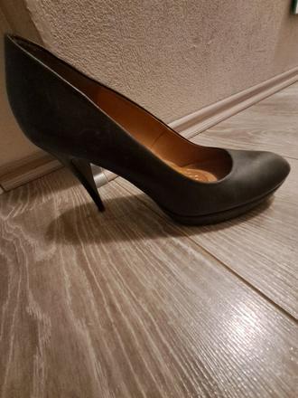 Cierne kozene lodicky, 39