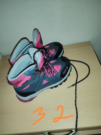 Turistické topánky, 32