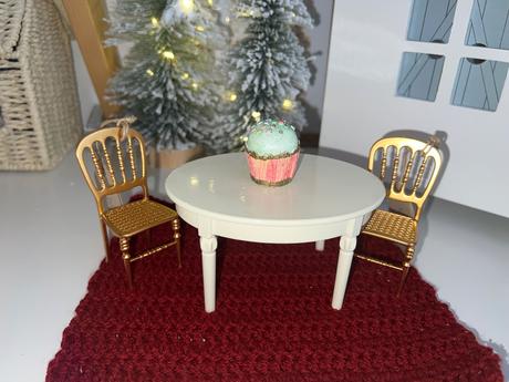 Zlaté stoličky maileg 2ks,