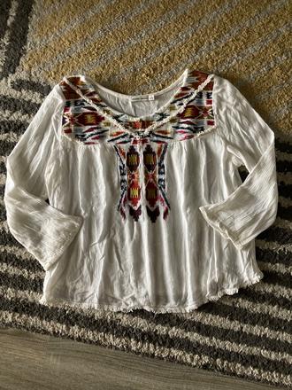 Top s výšivkou, bershka,s