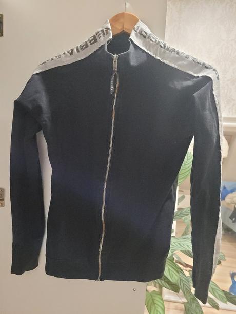 Značkové mikiny, s