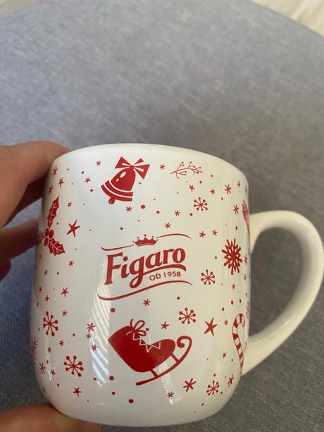 Krásna vianočná šálka, hrnček figaro vianoce,