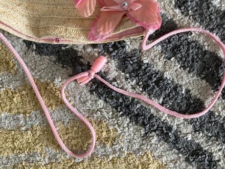 Slamená kabelka s motýľmi, takko