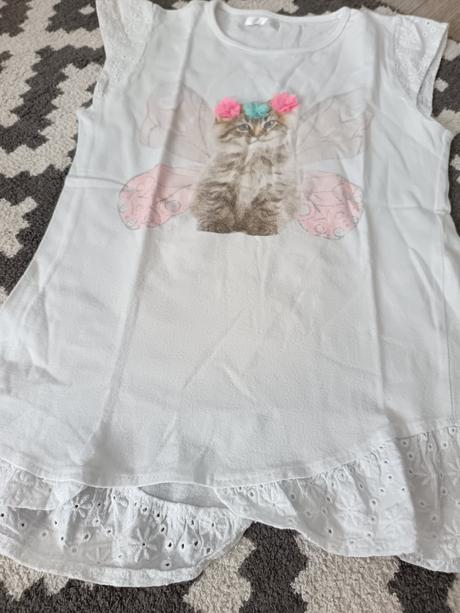 Krásne tričko s mačiatkom a kvietkami, 128