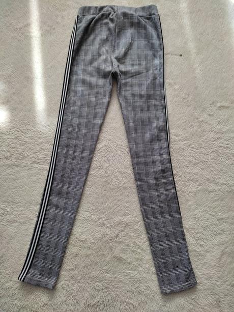 Kockovane leginy, 158