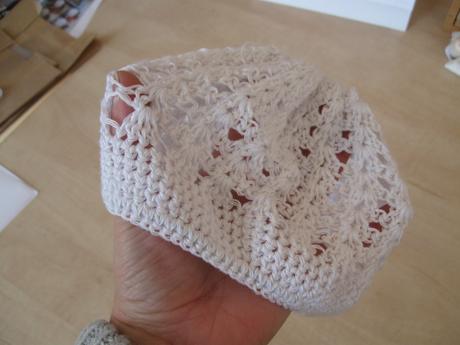2x háčkovaná dievčenská čiapka, <50