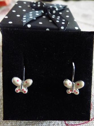 Dievčenské náušnice,