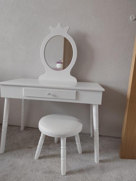 Toaletný stolík dievčatá, 