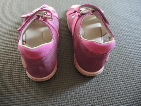 Sandále so srdiečkom, fare,30