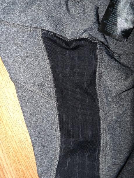 Športové legíny, 36