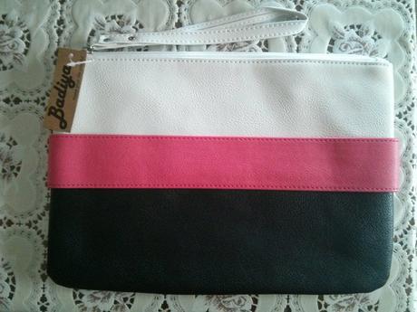 Trojfarebná kabelka do ruky-biela,ružová,čierna, 