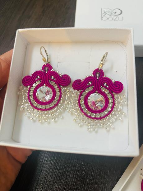 Šujtásove náušnice a náramok,