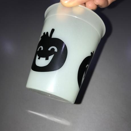 Fosforeskujúci pohárik,