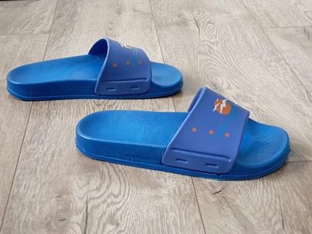 Šľapky k bazénu, 36