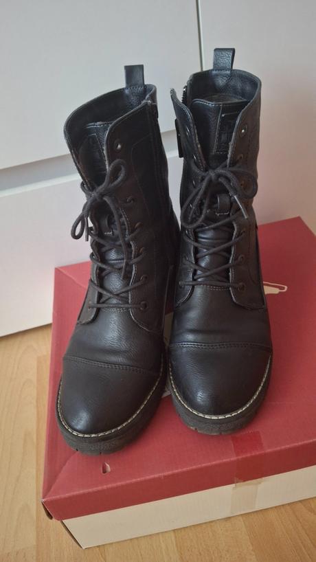 Šnurovacie topánky,čižmy, mustang,38