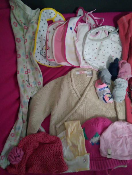 Balík vecí pre dievčatko spolu 31 kusov v. 82-98, 86–98