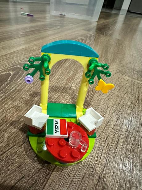 Lego friends pizzeria, 