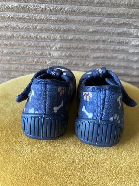 Papučky so psíkom, 21