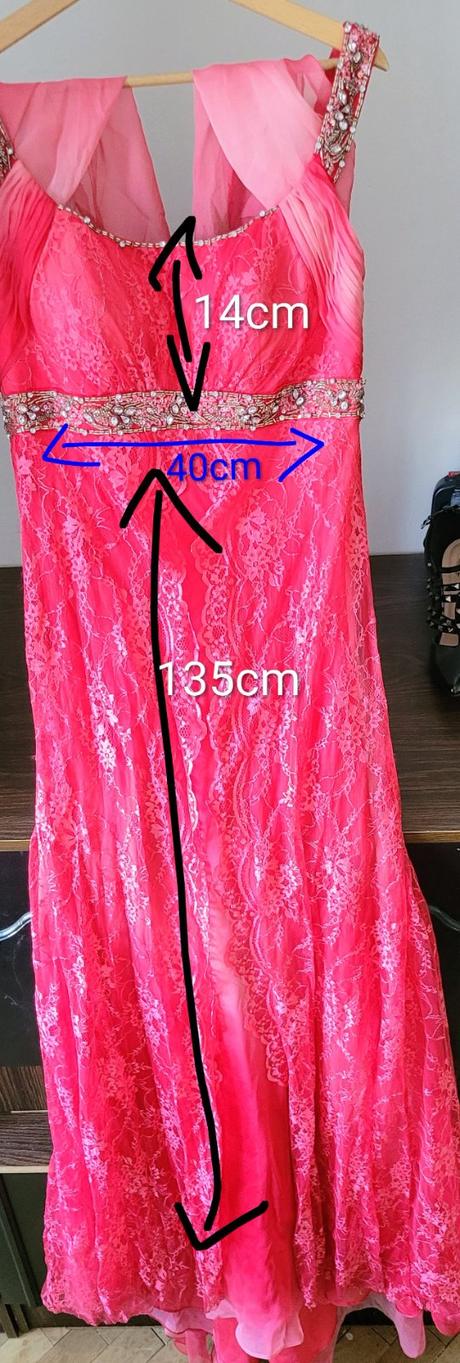 Dlhé spoločenské šaty, 40