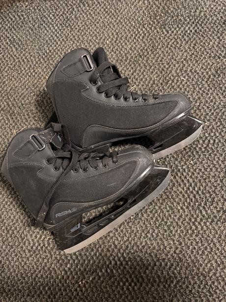 Ľadové korcule, 41