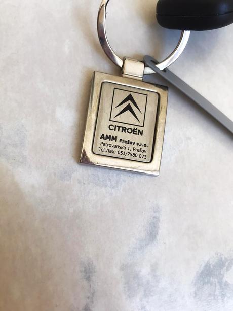 Prívesok na kľúče citroen,