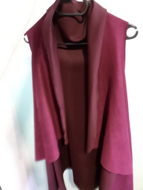 Vesta s opaskom nenosena, 