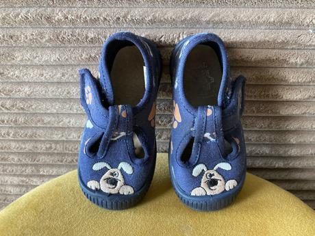 Papučky so psíkom, 21