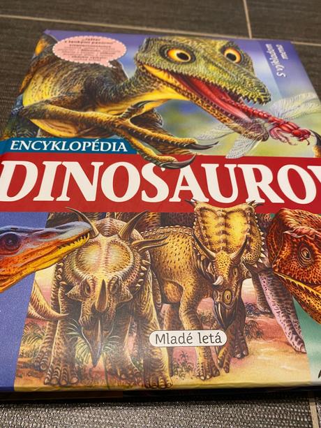 Nádherná kniha encyklopédia dinosaurov s výkladom,