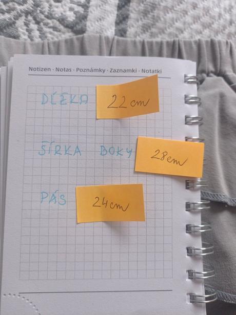 Krátke nohavice s volanmi, 98