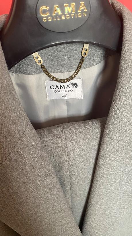 Dámsky komplet (sako, nohavice, sukňa), l