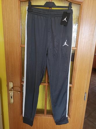 Jordan tepláky veľkosť 13-15 rokov, air jordan,158 / 164 / 170