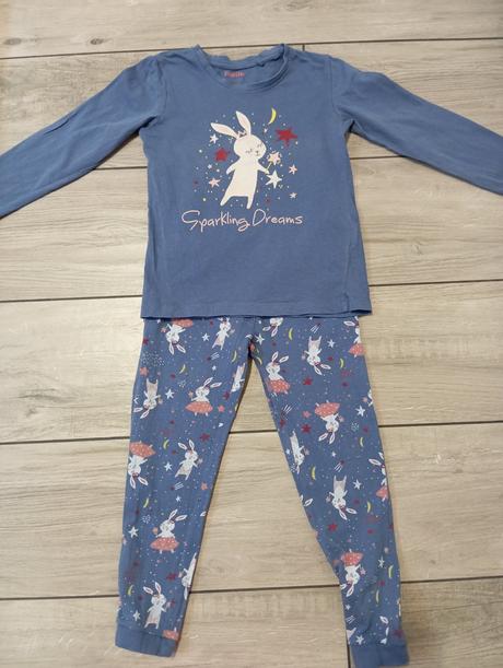 Pyžamo 110/116, lupilu,110