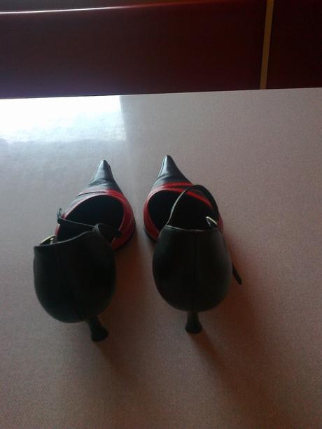 Kožené čierno-červené topánky, 37