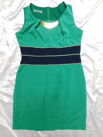 Velmi pekne šaty, 40