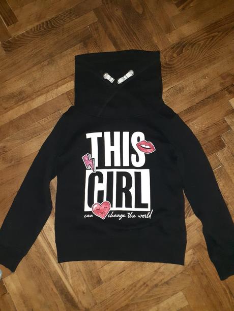 Dievcenska mikina, 134