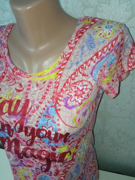 Farebné vzorované tričko s nápisom (xs), xs