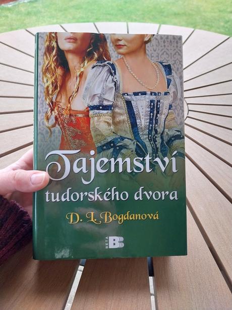 Kniha tajemství tudorského dvora,
