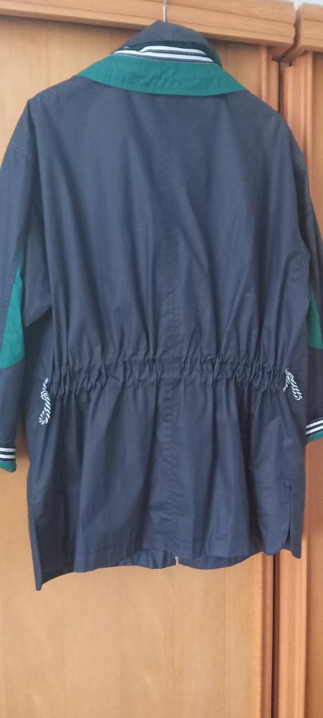 Krásna prechodná bunda, 38