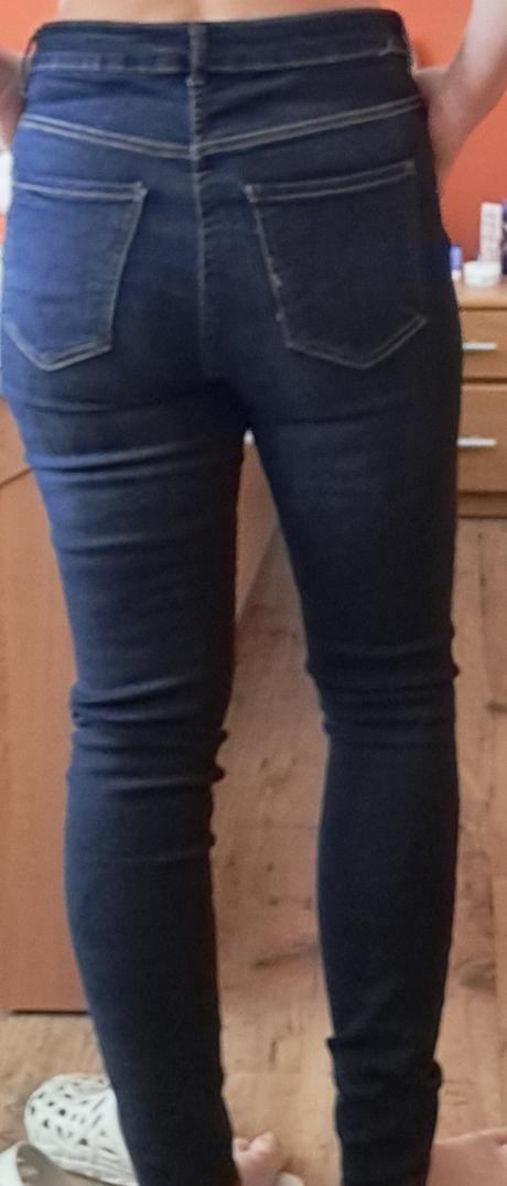 Tmavomodre rifle vel.33, amisu,32