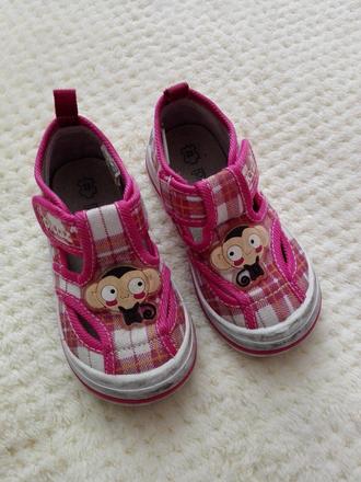 Perfisne tenisky, papucky, 23