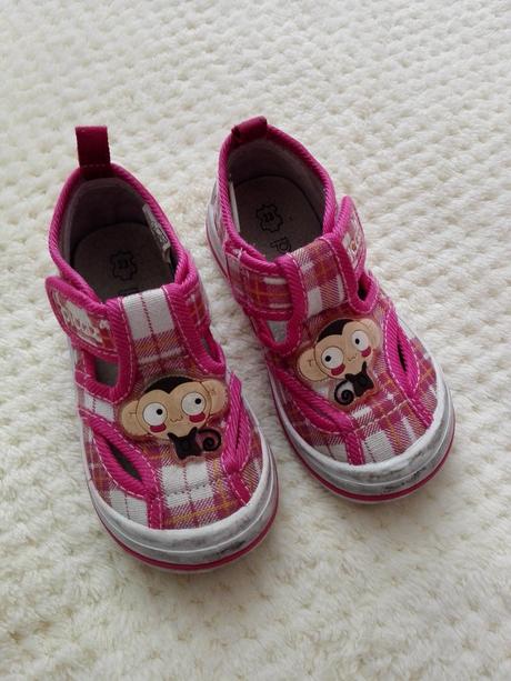 Perfisne tenisky, papucky, 23